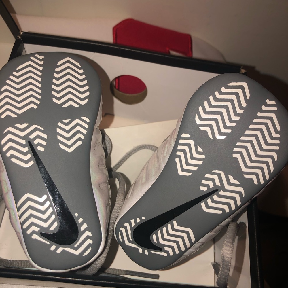 Baby Nikes - Picture 2 of 3